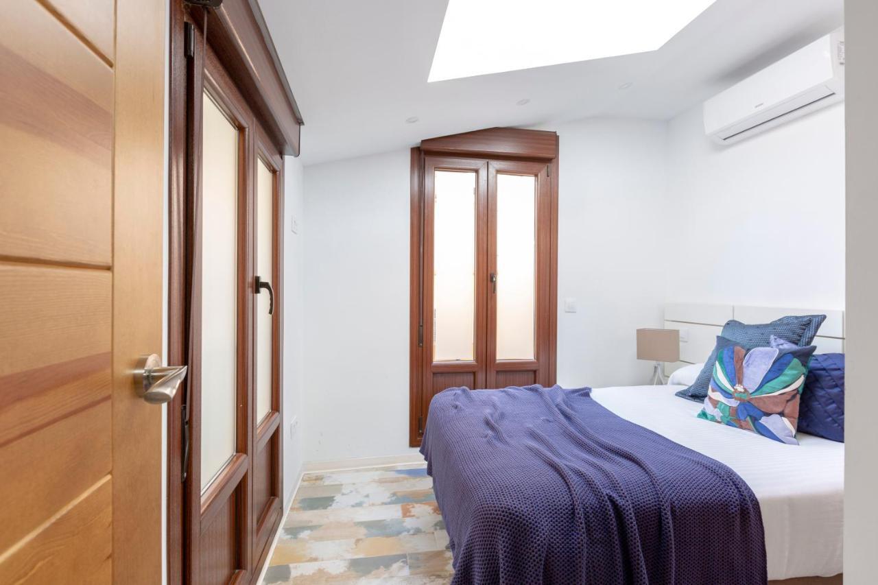 Apartamentos Ejemplares Алькала-де-Энарес Экстерьер фото